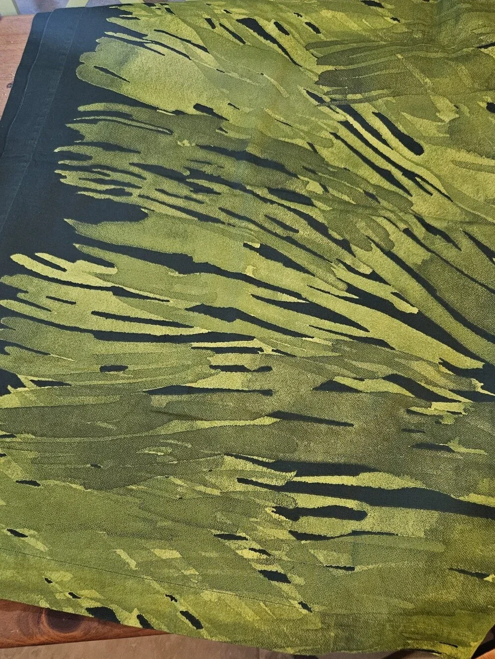 Crate & Barrel Marimekko Ulappa Green & Black Tablecloth 60